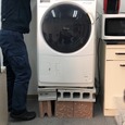 和泉市和気町にて行う　ドラム式洗濯機の底上げ作業！